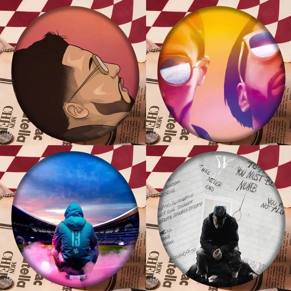 JuL C'est Quand Qu'il S'eteint Rapper Broche de hojalata con figura e icono, hecho a mano, para decoración de mochilas y ropa
