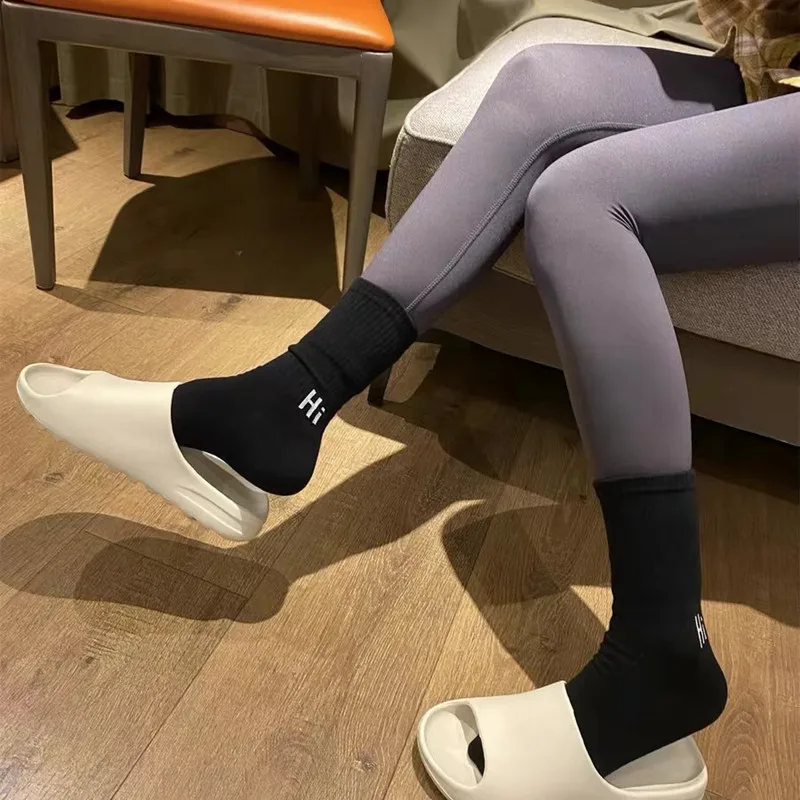 Unisex for Women Men Fashion Tide Brand Socks English Letter HI Solid Color Mid Tude Comfortable Cotton Sport Sox Black White