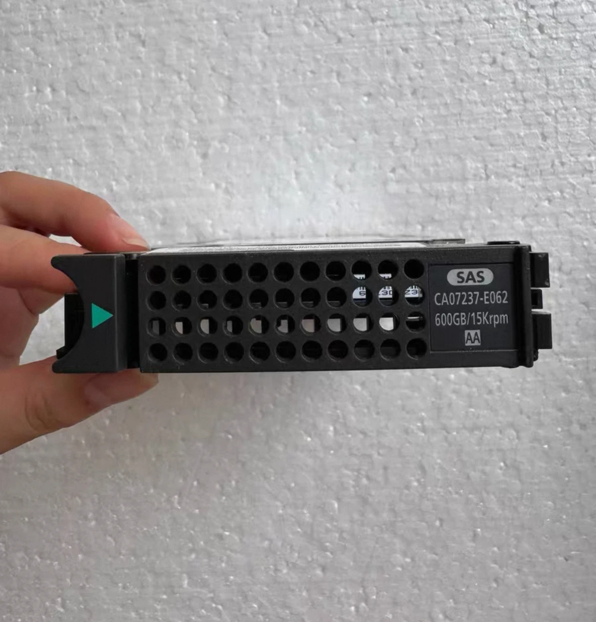 

For CA07237-E062 CA07339-E103 CA05954-1256 600G 15K SAS server hard disk