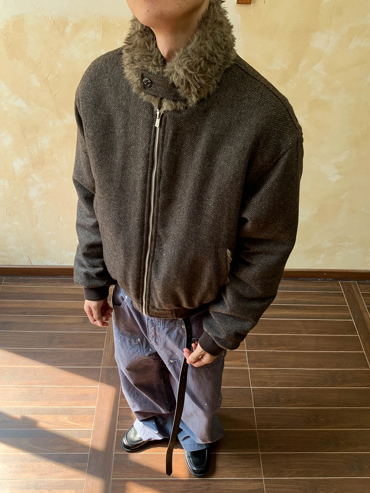 معاطف رجالية لخريف وشتاء 2025 على الطراز الأمريكي الجديد سترات راقية دافئة للأدوات سترات رجالية أنيقة بياقة من الفرو الصناعي سترات #4