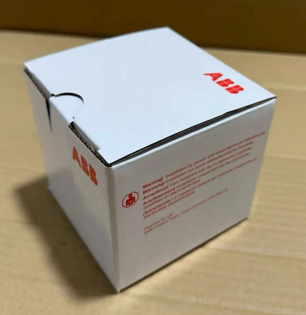 ABB M1M 20 Modbus 10239996 2TAZ662012R2000 Intelligent Power Monitoring Meter