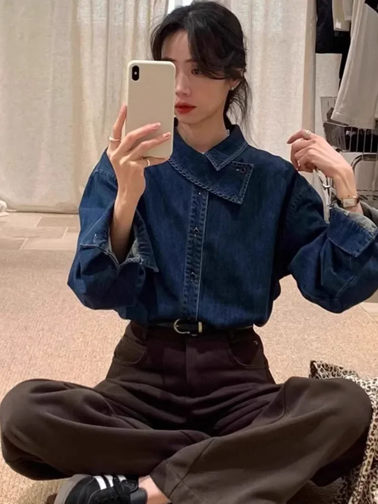 

Джинсовая рубашка женская, весенняя, темно-синяя, с перекрестным воротником, с длинным рукавом, свободная посадка, внутренняя одежда, повседневная рубашка, на пуговицах, с карманами