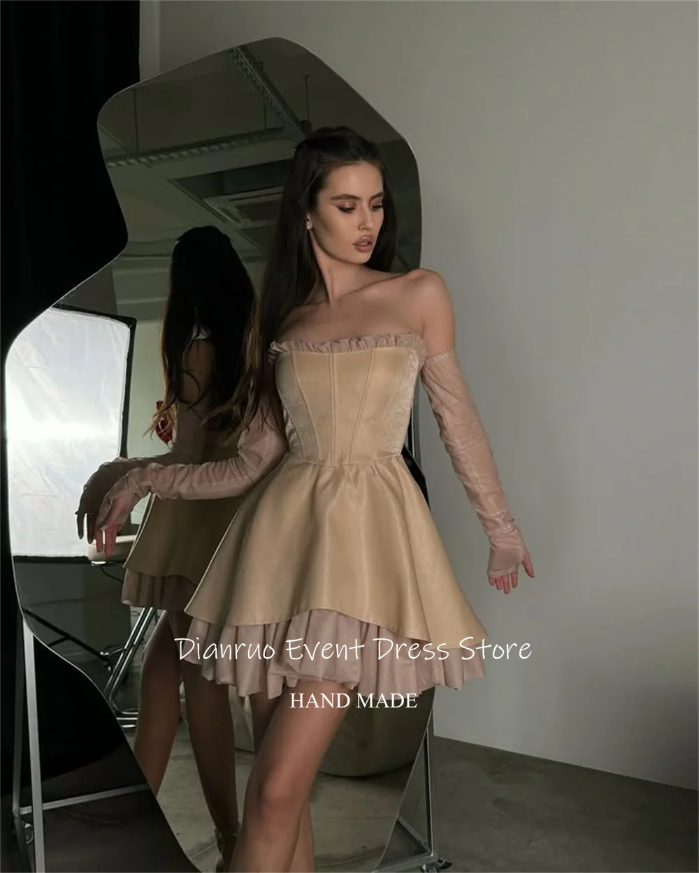 Dianruo Flouncy A-lijn Galajurken Satijnen Ruches Cocktailjurken Minilengte Gelaagde Mouwloze Schoolgalajurken Op maat