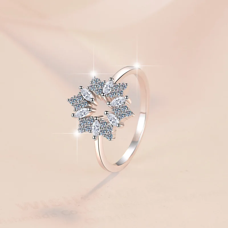 

0.45Ct Moissanite PT950 Platinum Women's Starburst Ring - Premium texture, lively starburst, daily outfit highlight