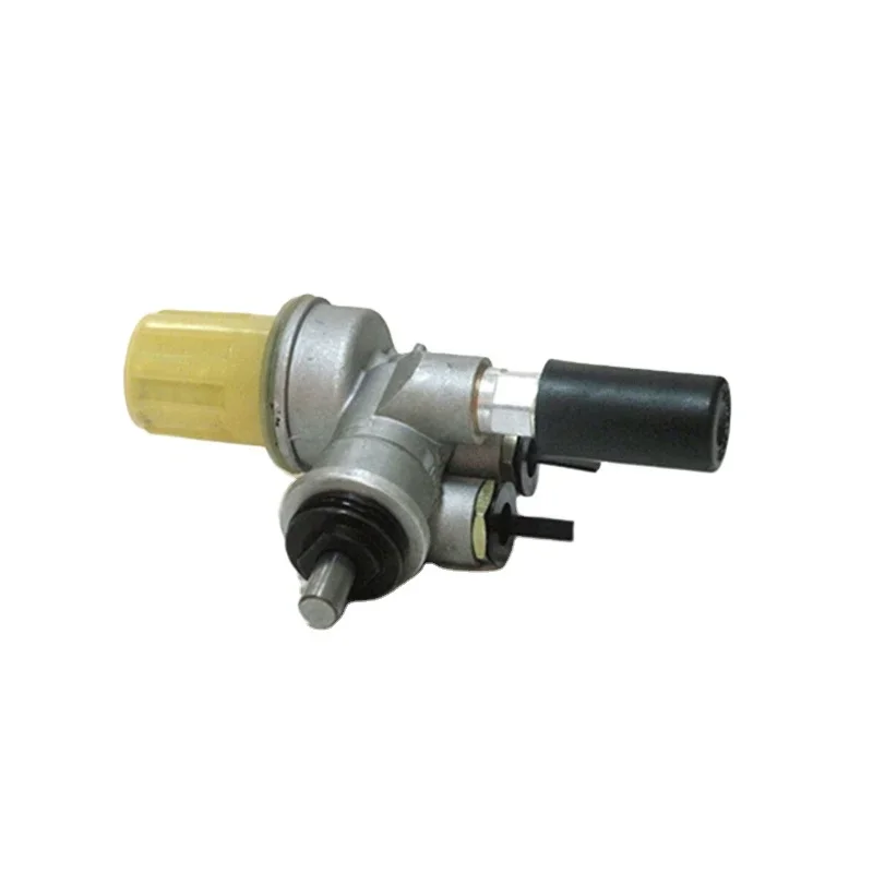 

Fast Shipping Deutz Engine Spare Parts L914 Fuel Pump 04233878