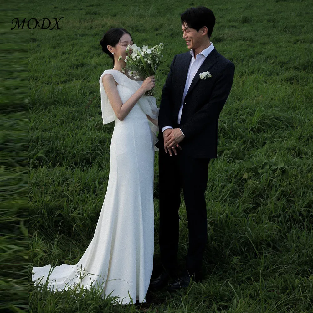 MODX Romantic White Fishtail Satin Korean Wedding Dress Sleeveless Customized Corset Floor Length Field Shooting Party Gowns