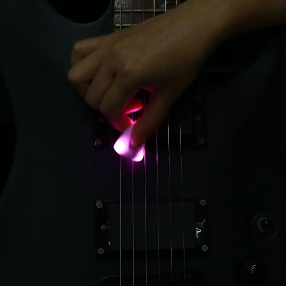 Thickness 0.6mm/0.9mm/1mm Guitar Luminous Picks Food-Grade Plastic 3.5* 3.5cm LED Lightning Pick 3 Colors Touch Glowing Picks