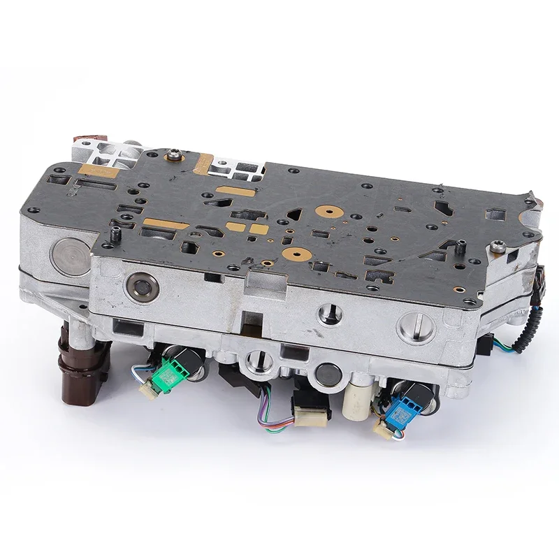 8F24 8F35 8-Speed وحدة التحكم في ناقل الحركة الأوتوماتيكي صمام التحكم في دائرة الزيت الجسم مع الملف اللولبي وتسخير الأسلاك لفورد