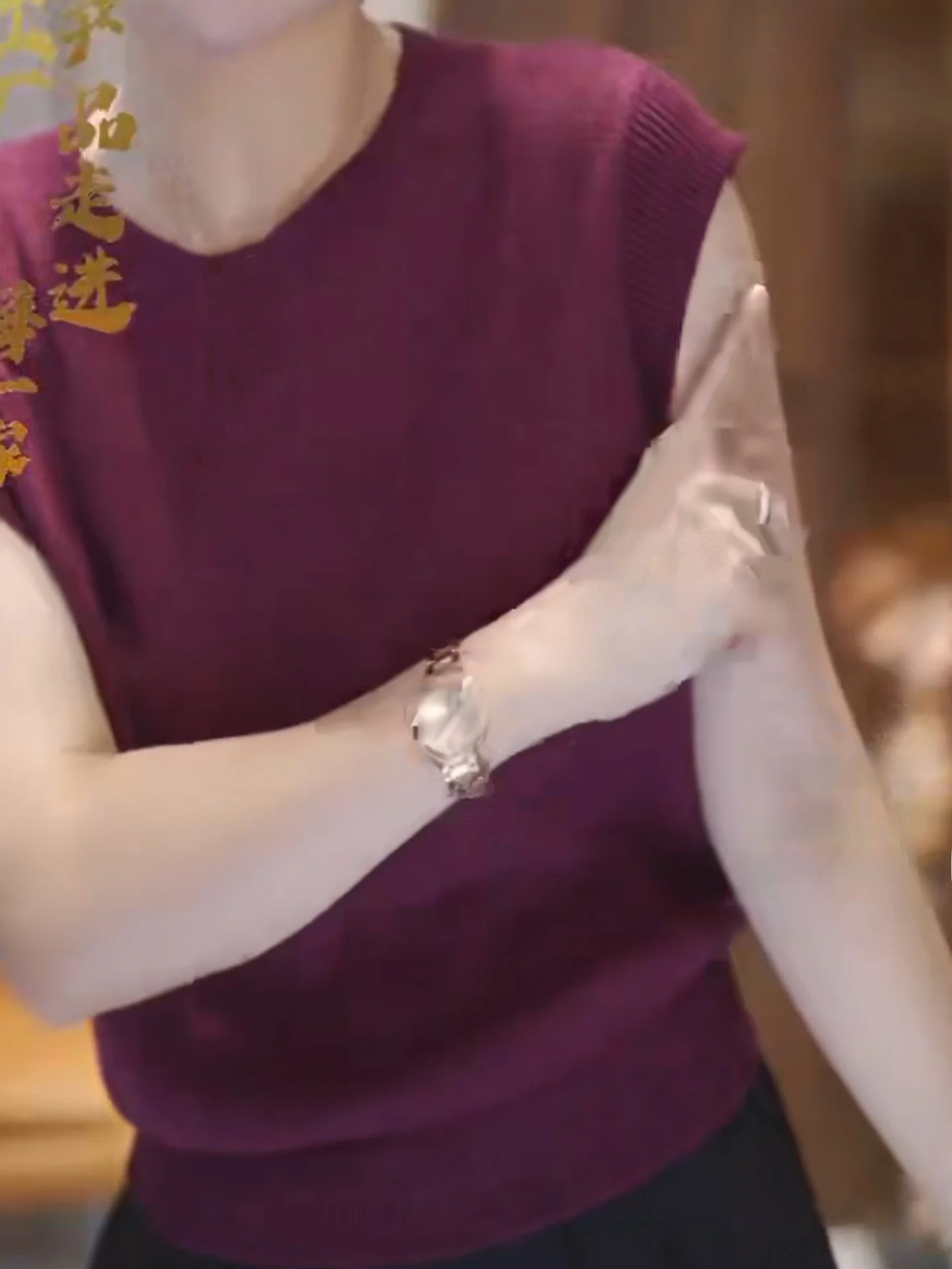 قميص صيفي 2025 للنساء برقبة مستديرة، سترة محبوكة من الحرير الصناعي، تي شيرت فضفاض بأكتاف مكشوفة، قميص أساسي ناعم ومريح بأسلوب... #5