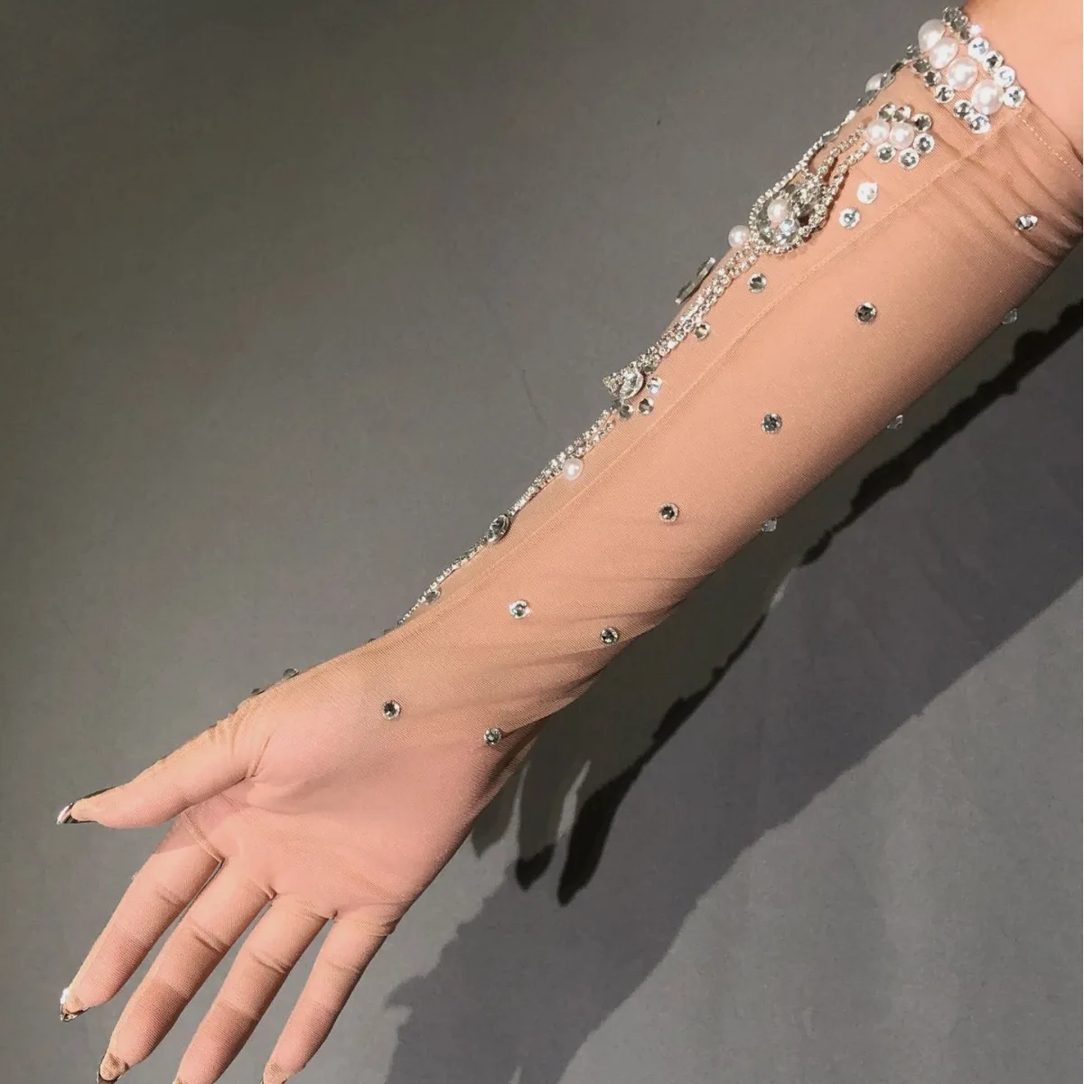 Luxurious Lace Sexy Gloves Stage Dance Stage Performance Arm Sleeves Female Flash Drilling Rhinestone full Finger Gloves crystal