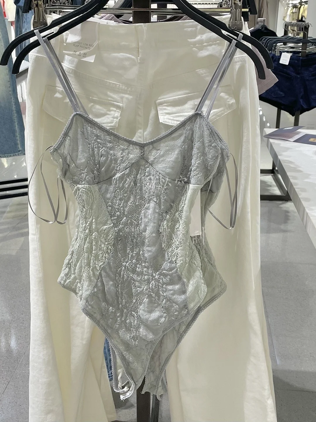 

Spring Summer New Women's Sexy Sweet-and-Spicy Style V-neck Lace Trim Halter Onesie Fashionable Patchwork Low-waist Shorts