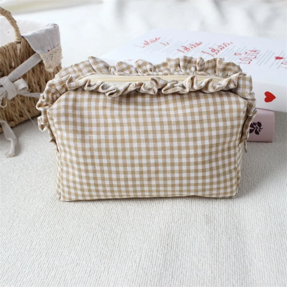 Quilted Design Ruffle Edge Makeup Bag Gingham Plaid Large Capacity Plaid Pattern Cosmetic Bag Portable Washable Toiletry Bag