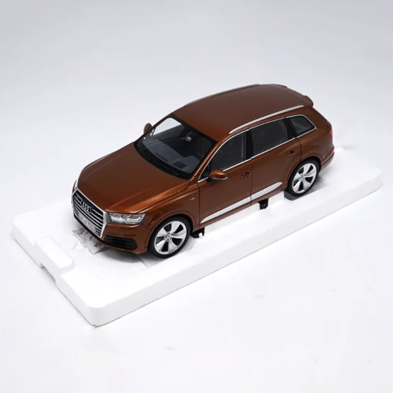 Diecast 1:18 Scale Q7 SUV Alloy Vehicle Model Finished Simulation Collection Decoration Gift Toys Display