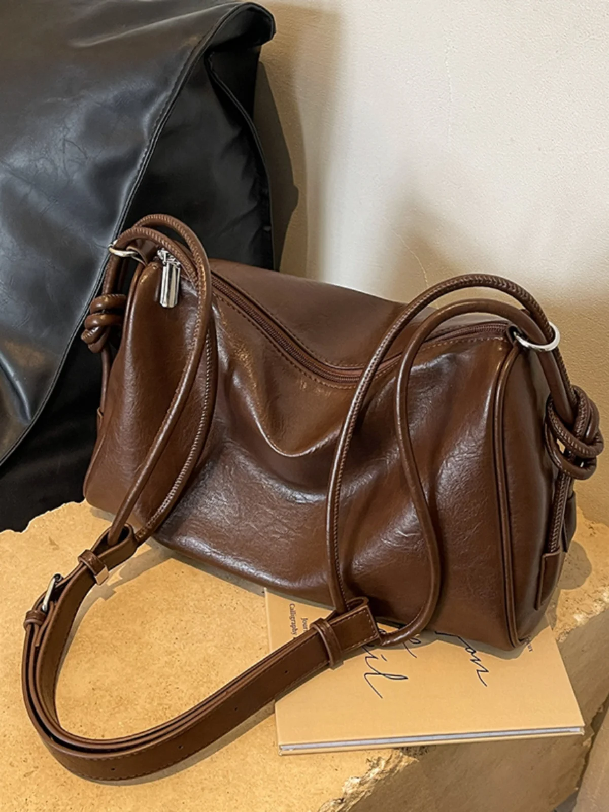 

Faionable Large Capaci Women's Crossbody Bag Autumn Winter Retro Sli Single oulder Underarm Bag PU Soft Surface
