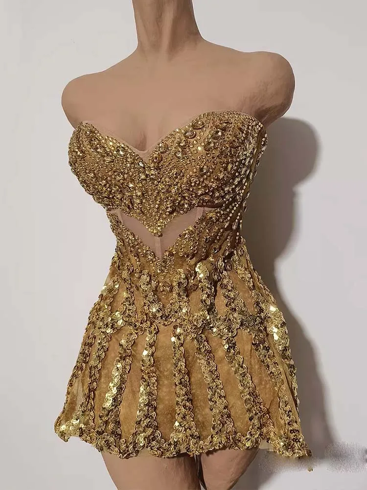 ชุดเดรสเกาะอกเปิดหลังประดับเลื่อมและคริสตัลคุณภาพสูง แฟชั่นใหม่ปี 2025 เสื้อผ้าผู้หญิงสั่งตัดได้