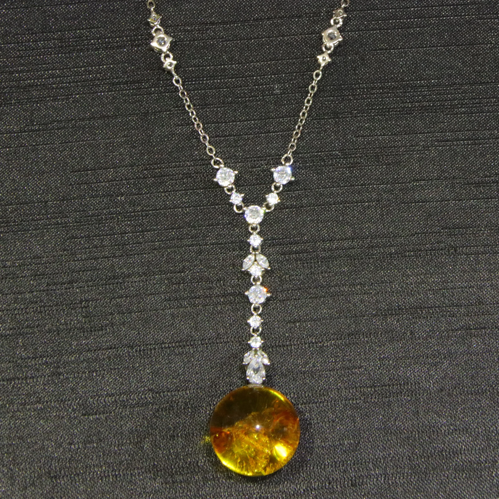 Natural Mexican Flower Amber Pendant Solid Silver 19mm Amber Bead Y Drop Design with Silver Chain