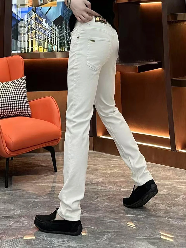 

Модные белые облегающие мужские джинсы, повседневные универсальные зимние кожаные изделия, брендовые длинные брюки для похудения