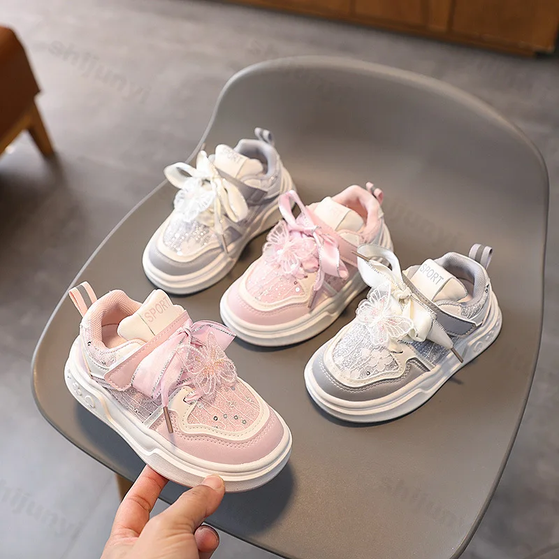 

Girls' Butterfly Design Sweet Fashion Casual Thick Soled Shoes 2025 Spring New Children's Soft Soled Comfortable Chunky sneakers