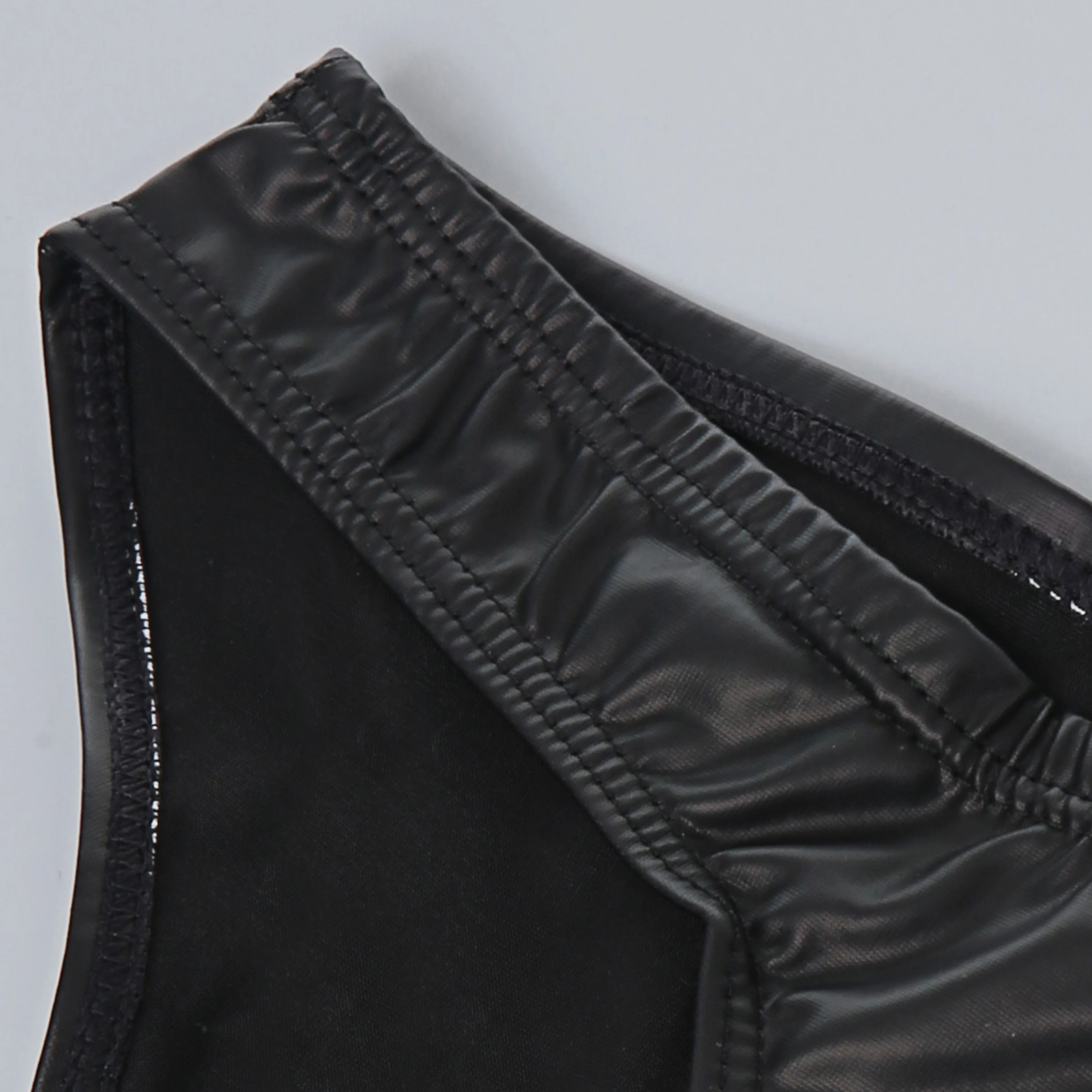 Sportliche Unterhosen aus Kunstleder, Sportunterwäsche, niedriger Bund, für Fitnessstudio und Bodybuilding, PU-Unterhosen mit U-förmigem Beutel, Trainingsunterwäsche – Detail 4