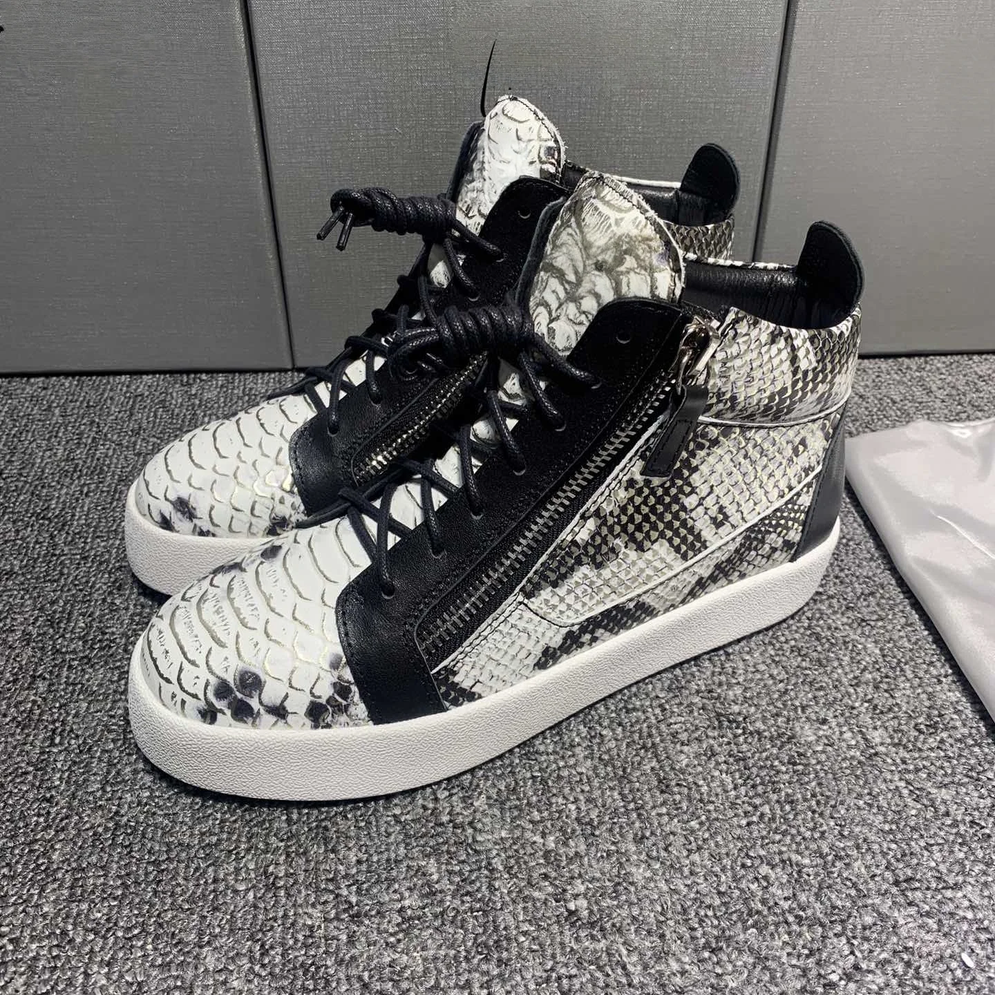 

Top Casual Sneakers for Men Brand Designer Women High-top Tennis shoes 35-48 Luxury Genuine Leather GZ Sports ABA941