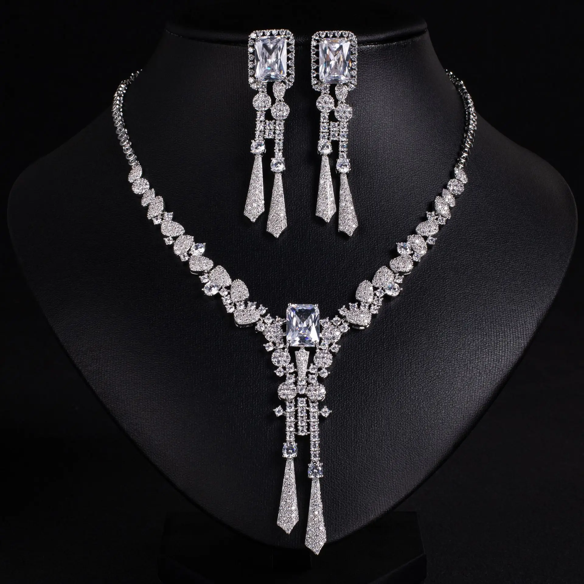 

High-end full diamond flower zircon jewelry set, dress accessories, simple bridal necklace, silver needle earrings, fringed jewe