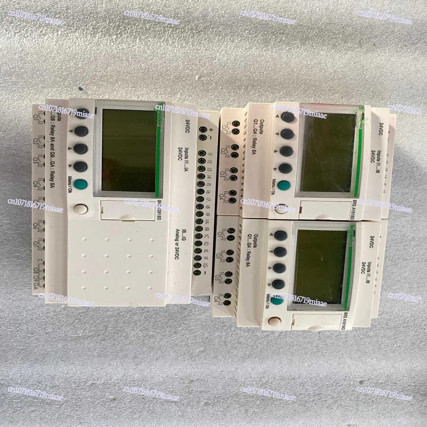 

New original SR2 A201BD 20-bit logic controller with panel 24VDC voltage with 12-bit input and 8-bit relay output