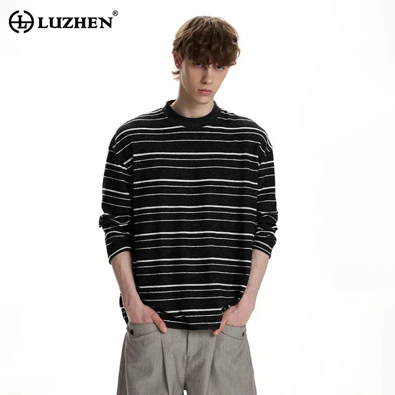 

LUZHEN 2026 New Stripe Printed Handsome Round Neck Knitted Pullover Men's Stylish Elegant Temperament Casual Male Sweater JY6171