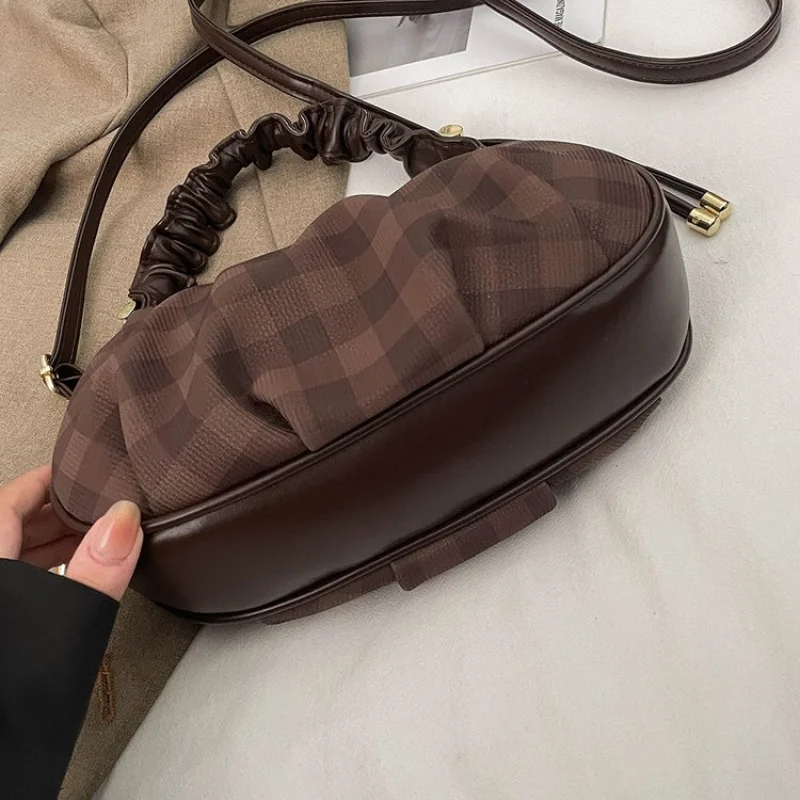 

Luxury Brand Fashionable Crossbody Bag Ladies, Leather With Gold Accents, Classic Elegant Everyday Bag