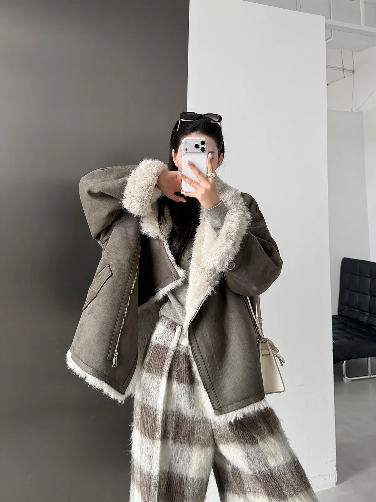 Jaqueta Feminina Forrada com Lã, Quente de Inverno, com Zíper, Couro Camurça e Gola Integrada de Pele, Casaco de Gola Alta