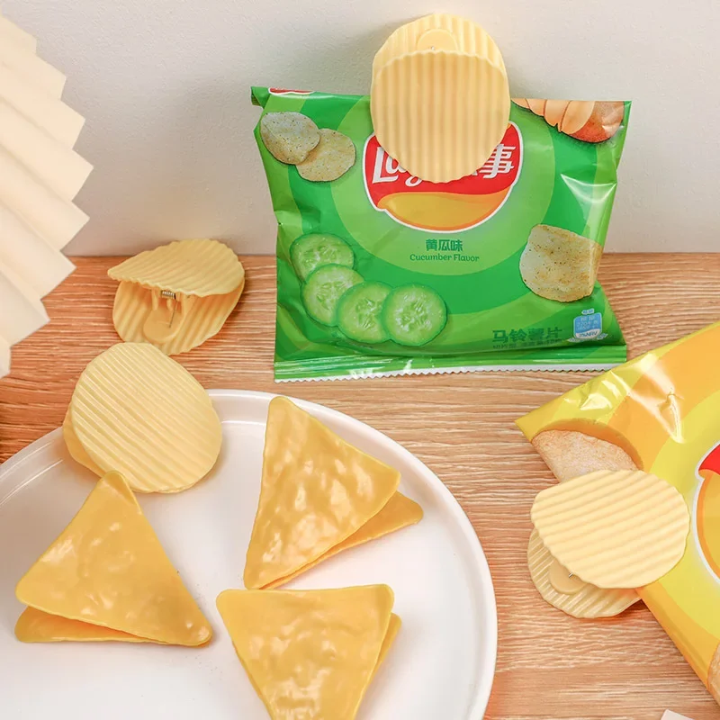 1 /2PCS Creative simulation modeling fun clip hand ledger decorative small  food bag storage  sealing