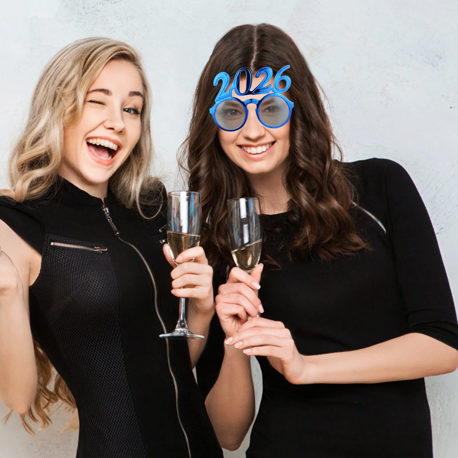 

4Pcs 2026 Number Glitter Eyeglasses Fun Party Glasses for New Year Eve Graduation Photo Booth Props Happy New Year Glasses