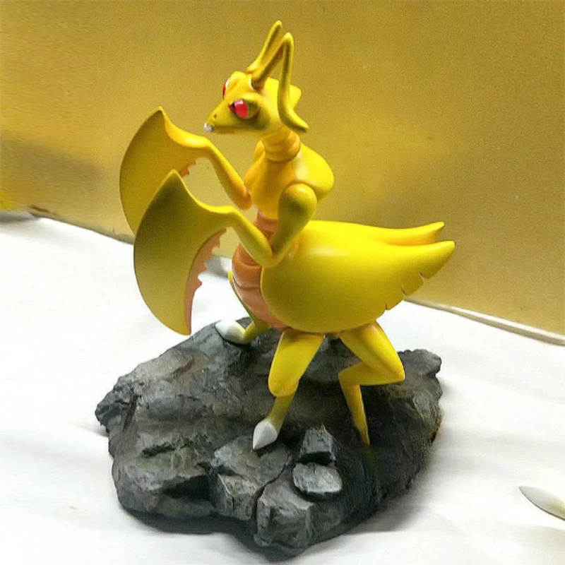 Original Cross Gate Action Figurals Red Eyed Yellow Mantis Game Character Sculpture Anime Statue Figures Collectible Model Gift