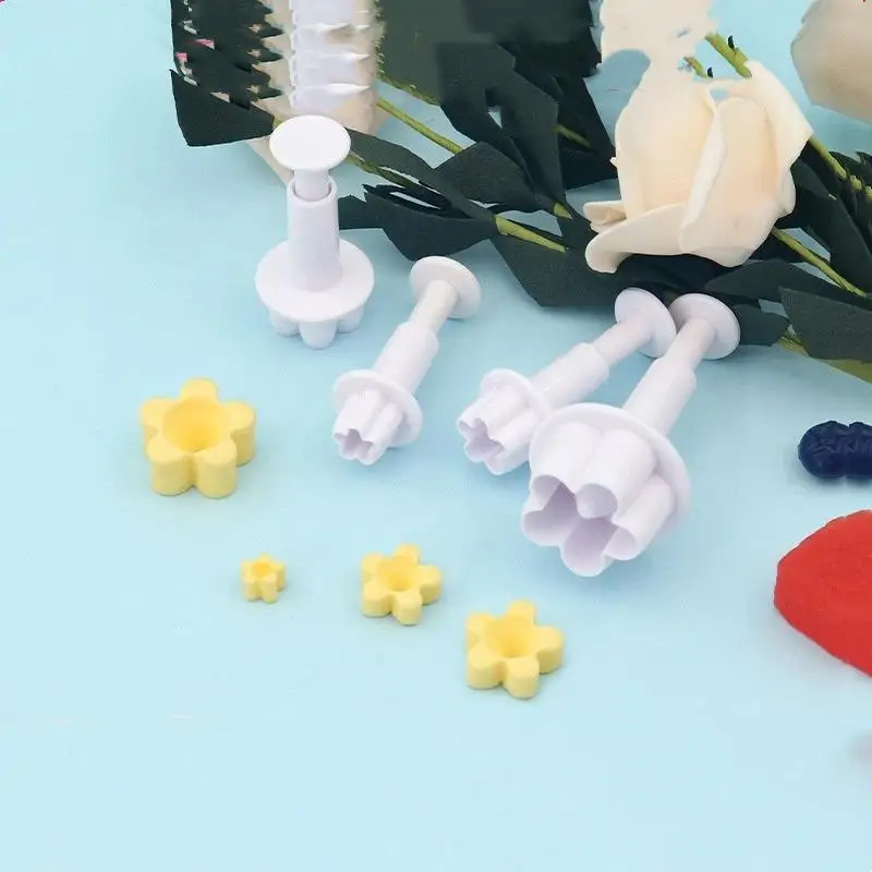 

Plum Flower Cookie Cutter 4Pcs Set Fondant Plunger Mold Decorating Tool for Baking Pastry Kitchen DIY