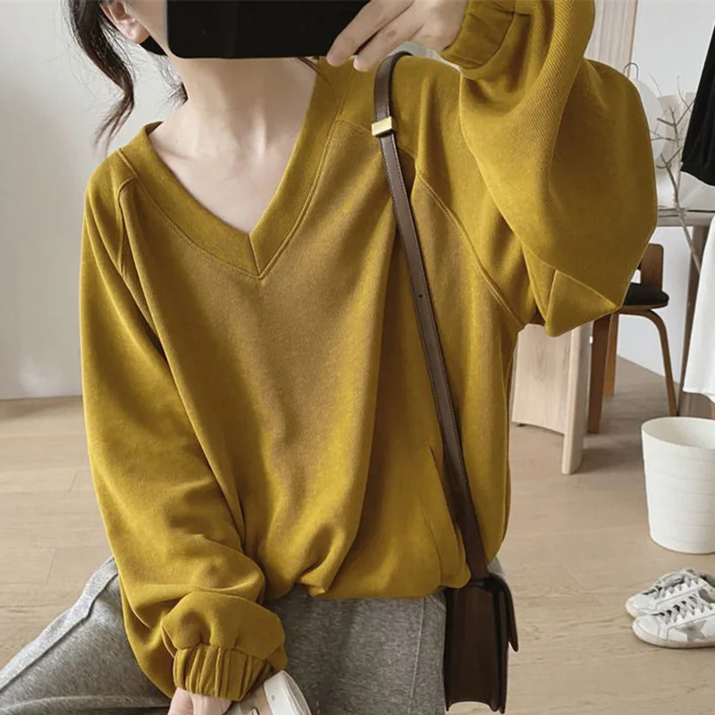 

Fashion V-Neck Solid Color Loose Folds Blouse Female Clothing 2023 Autumn New Oversized Casual Pullovers All-match Commute Shirt