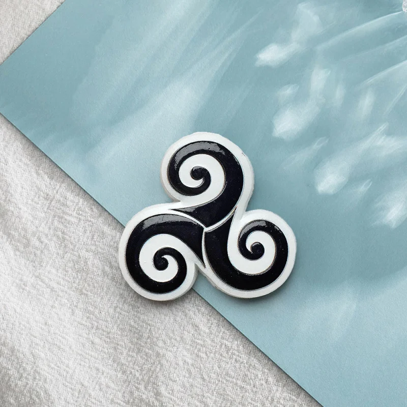 

Triple Spiral Geometric Symmetrical Pattern Cultural and Creative Refrigerator Magnet Personalized Creative Travel Home Commemor