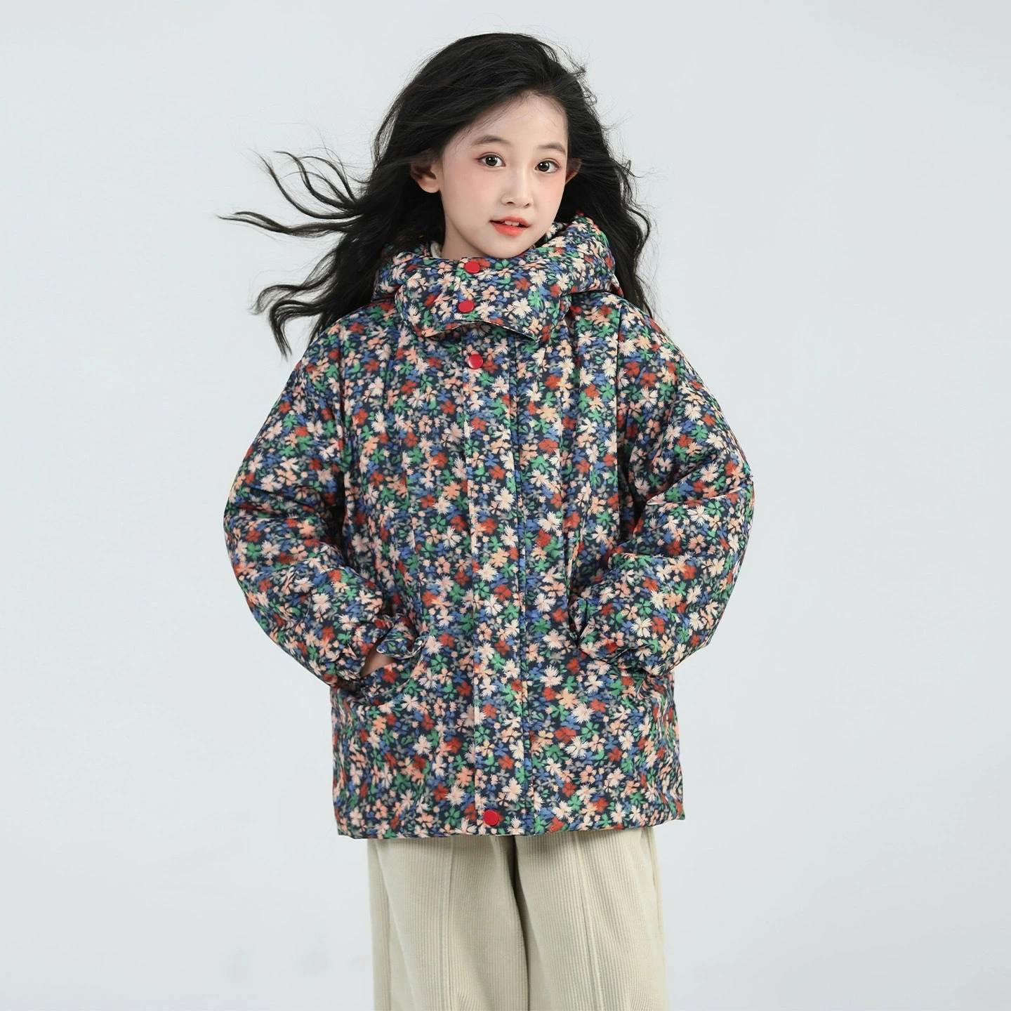 

2025 зимняя новая детская хлопковая куртка, плюшевая теплая куртка для девочек, повседневное детское пальто с капюшоном и цветочным принтом, RM121