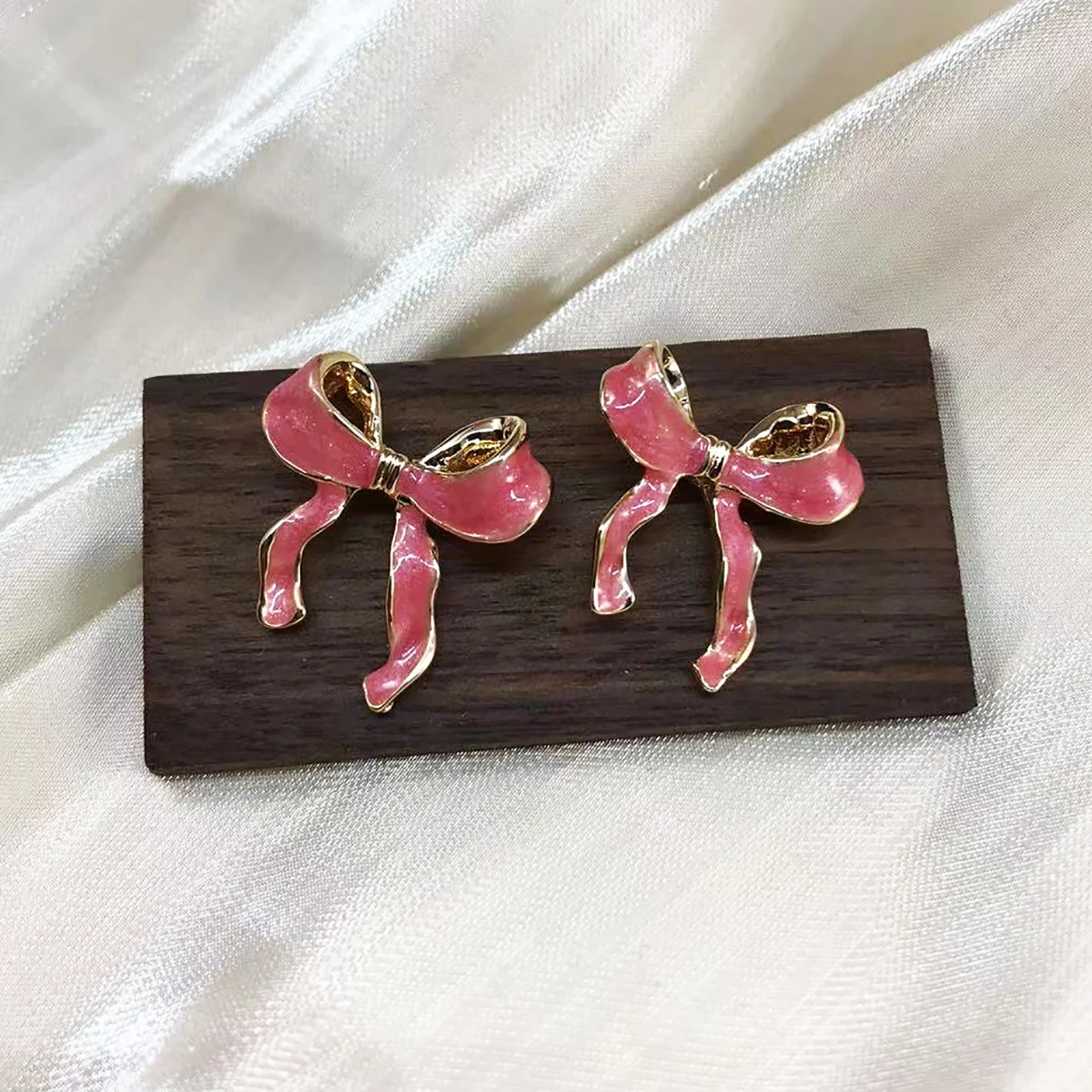 New Sweet Romantic Fashion Enamel Pink bow Earrings Suitable For Girls Casual Party Decoration Birthday Gift Jewelry Accessories
