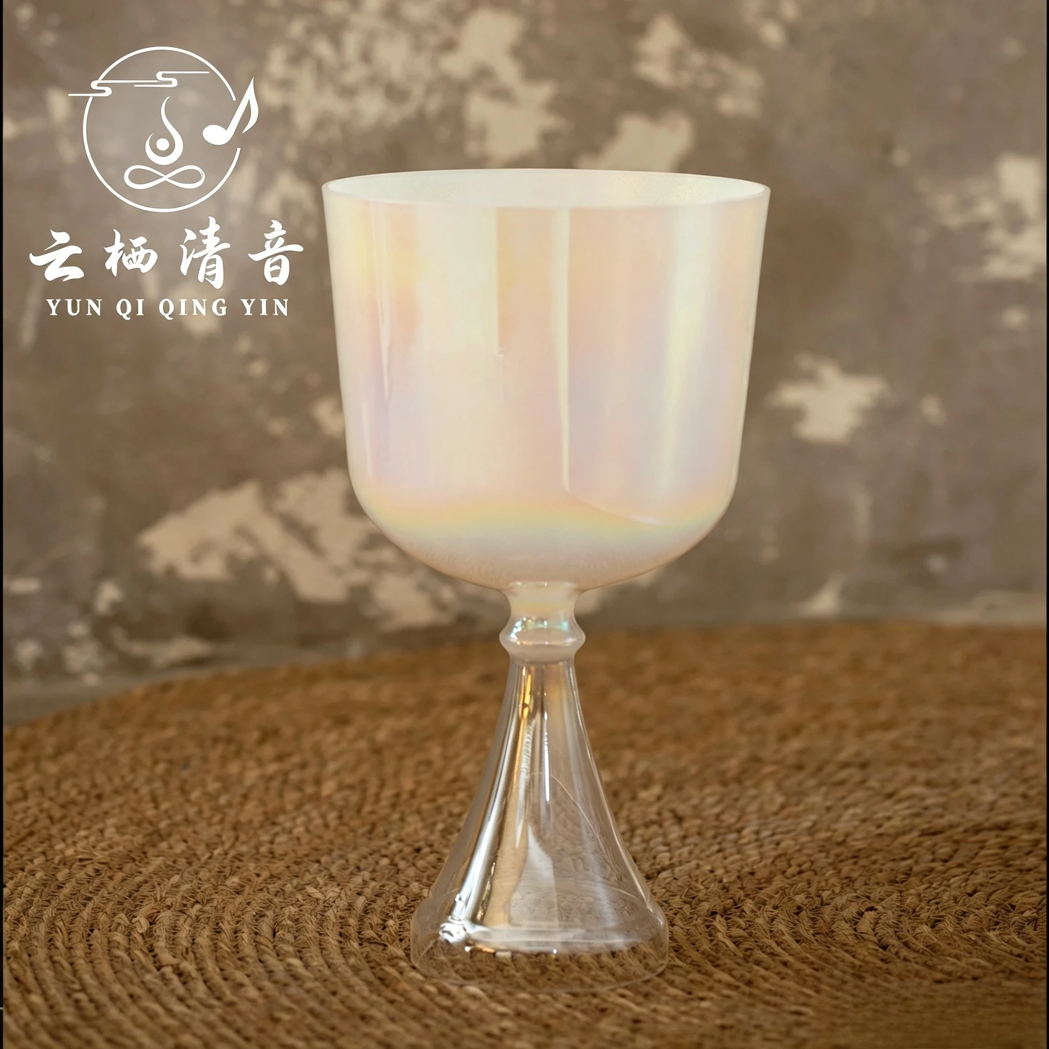 YUN QI QING YIN Handheld Holy Grail Singing Bowl Pearl White Cosmic Light Clear Quartz Bowl Stress Relief Sound Bath Yoga Meditation Chakra Healing Alchemy Crystal Resonance Bowl