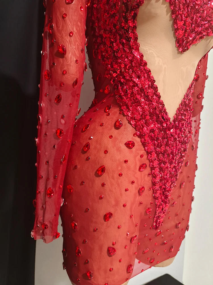 点滅する赤いクリスタルセクシーな透明ミニドレス誕生日クラブを祝うストレッチダンスキャットウォークショーステージ高級パーティーコスチューム