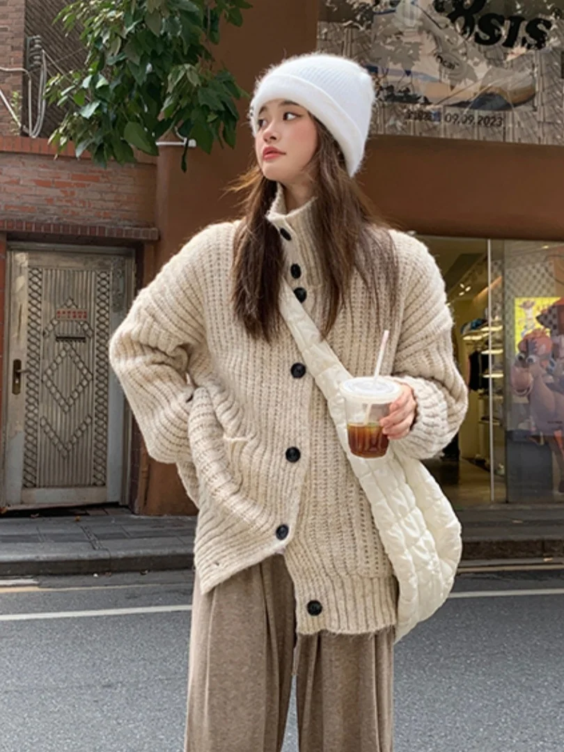 Koreański sweter rozpinany z wysokim kołnierzem, damski, jesienno-zimowy, luźny, swobodny, elegancki, średniej długości, dzianinowy.