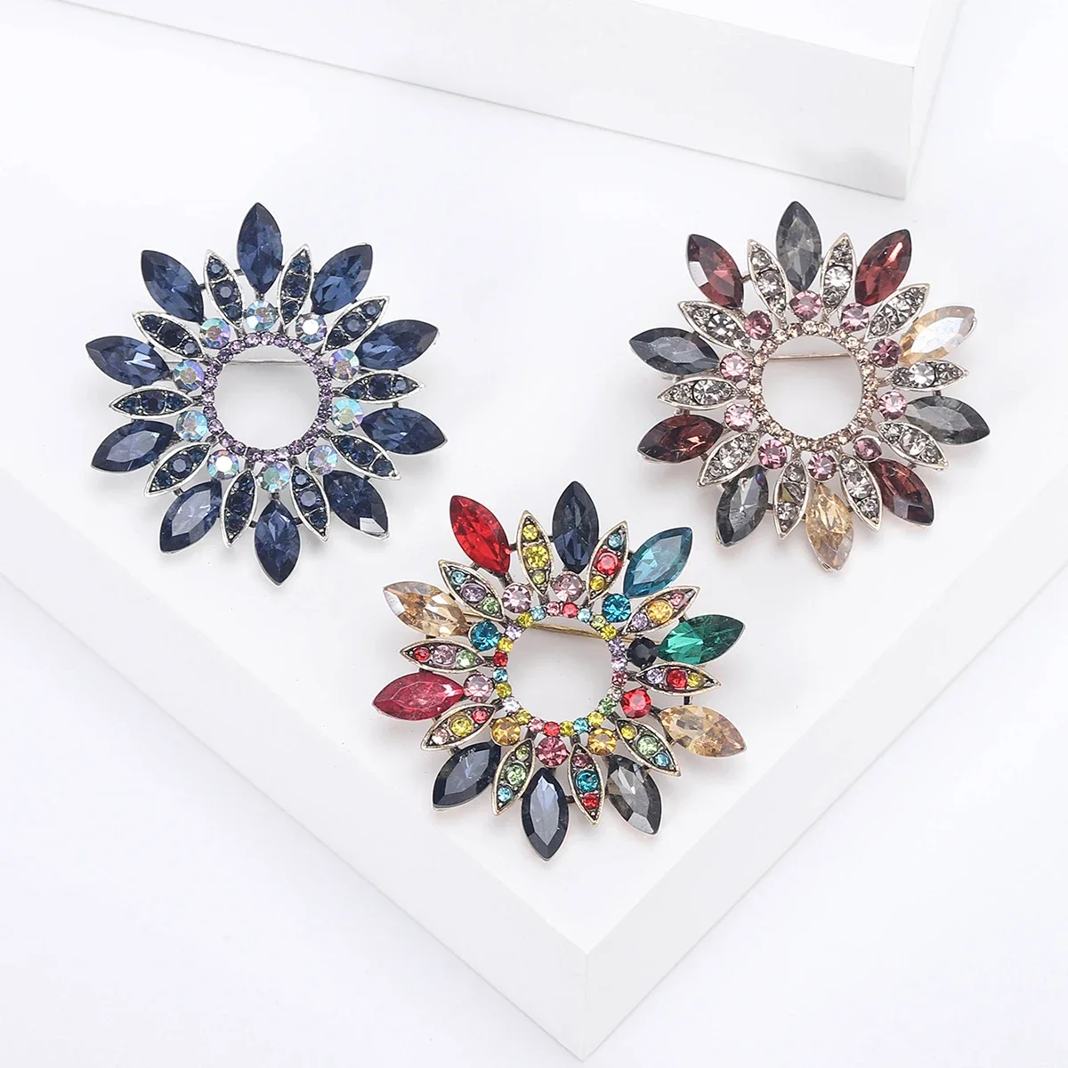 Trendy Rhinestone Wreath Brooches for Women Multicolor Pins Accessory Gifts to Wear at Holiday Party