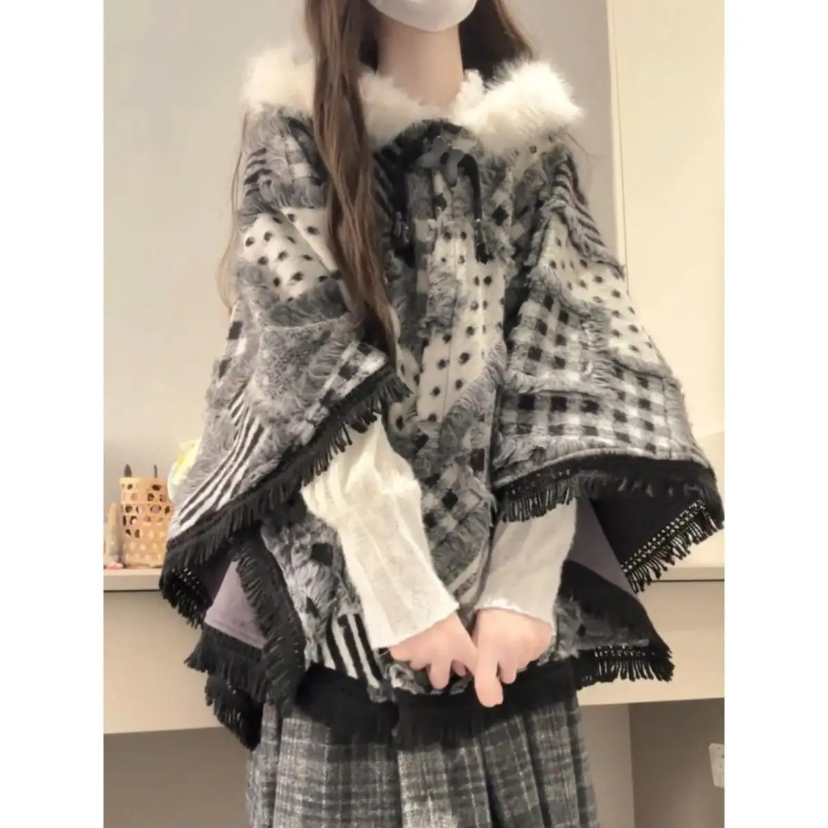 

Sweet Plaid Tassel Shawl Vintage Elegant Lolita Style Hooded Cloak Women Japanese Thicken Warm Ponchos Coats