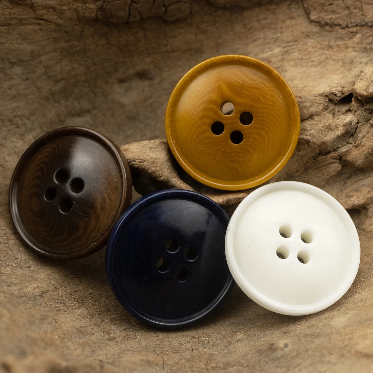 

Round Corozo Buttons With Raised Edge for Casual Suit Shirt Jacket Coat Linen Cotton Four Hole Colorful Corozo Button 15mm-25mm