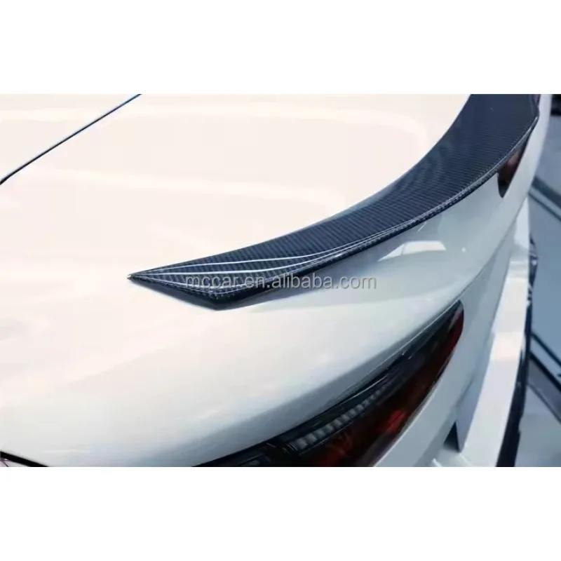 جناح سيارة على شكل شفرة لسيارة BMW 8 Series M8 840i 4 أبواب من ألياف الكربون الجافة سبويلر خلفي من الألياف اللامعة جناح فاصل صندوق السيارة