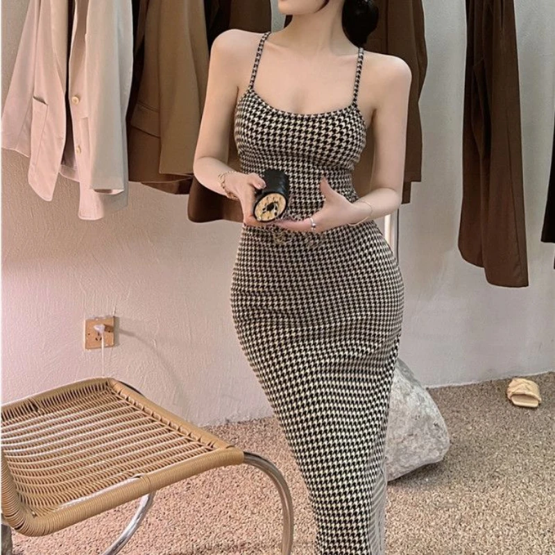 

French Retro Houndstooth Sexy Slim Hip-packing Suspender Mid-length Skirt Hong Kong Style Cross-stretched Dress