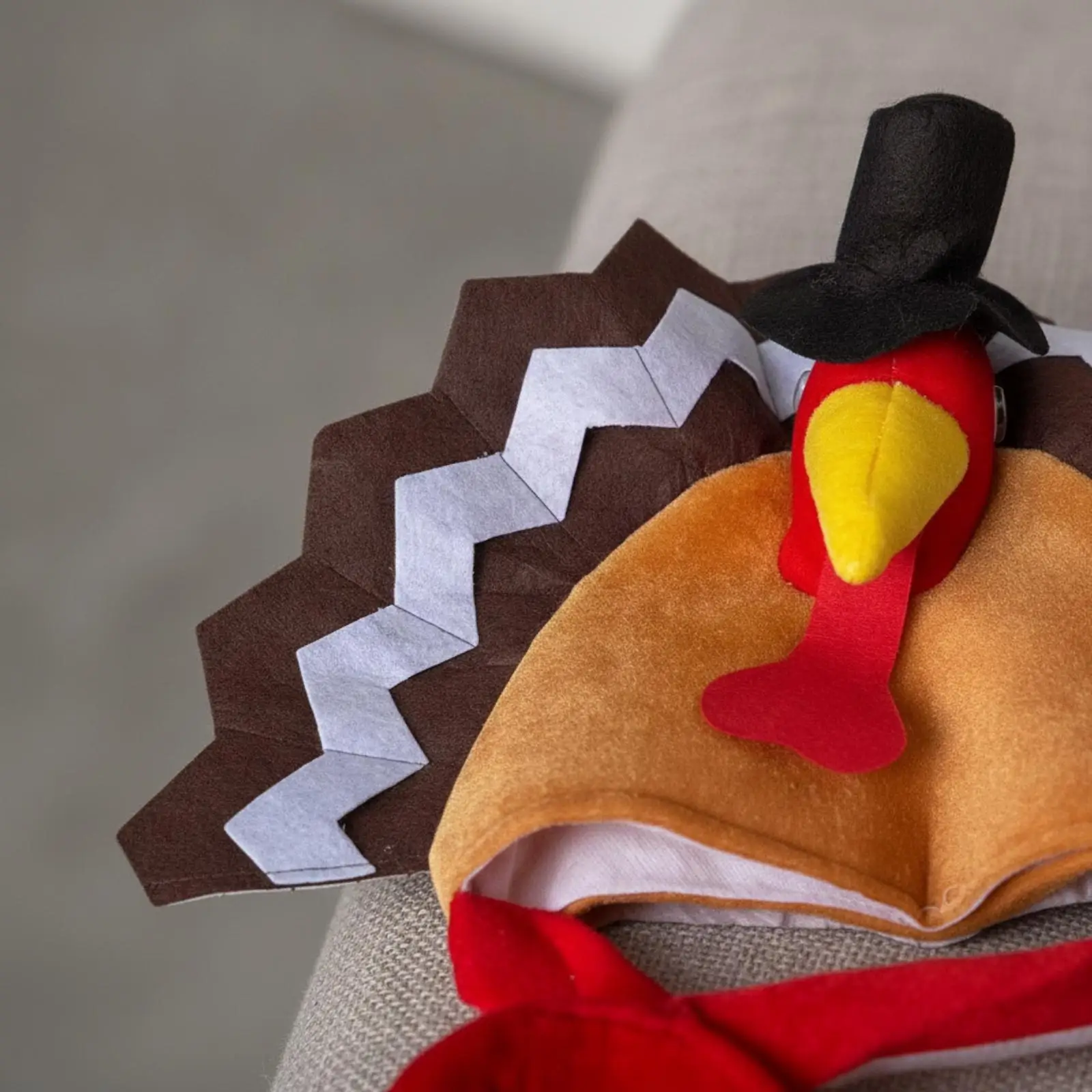 Turkey Costume Hat Felt Bird Cap for Thanksgiving Party Favors and Seasonal Home Decoration