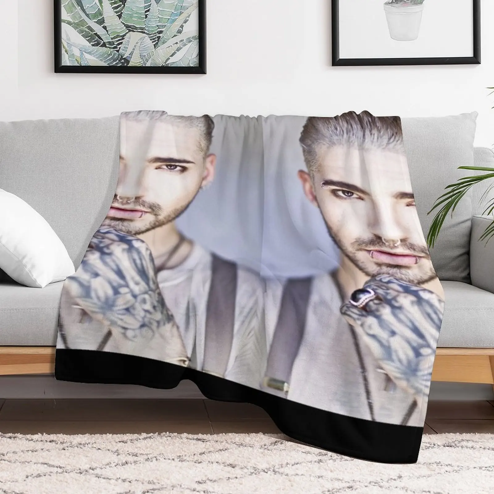 New BILL KAULITZ BILLY KAULITZ TOKIO HOTEL GERMANY POP PUNK EMO LEIPZIG DREAM MACHINE Throw Blanket Flannels Blankets