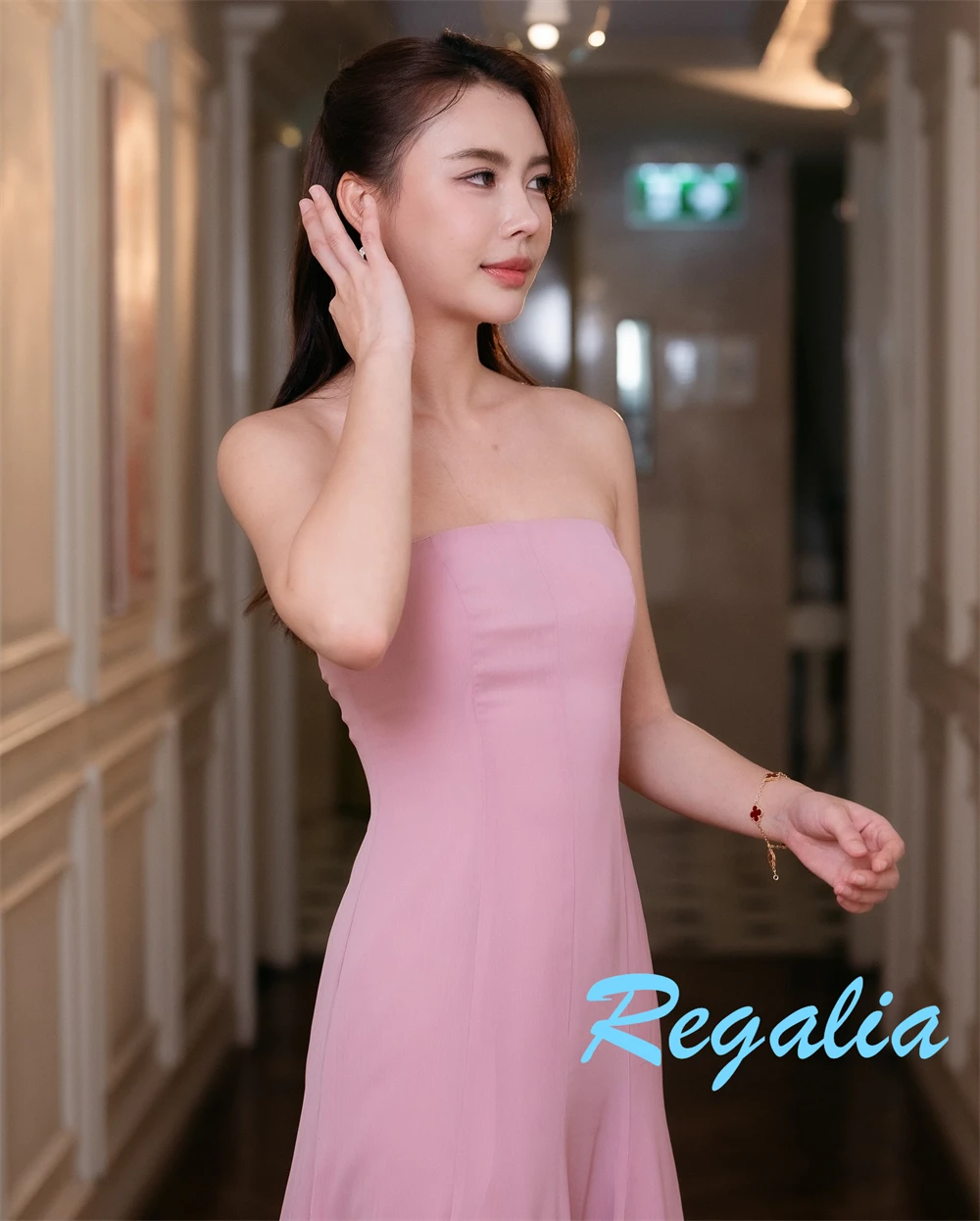 Robes de soirée en mousseline de soie rose personnalisées, élégantes, sans bretelles, sans manches, robes de célébrité, robes d'occasion spéciale de tempérament