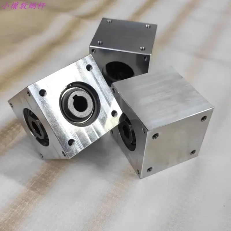 Umbrella gear angle reducer 90 degree speed ratio 1:1 right angle transmission reversing gearbox shaft hole keyway/hexagon