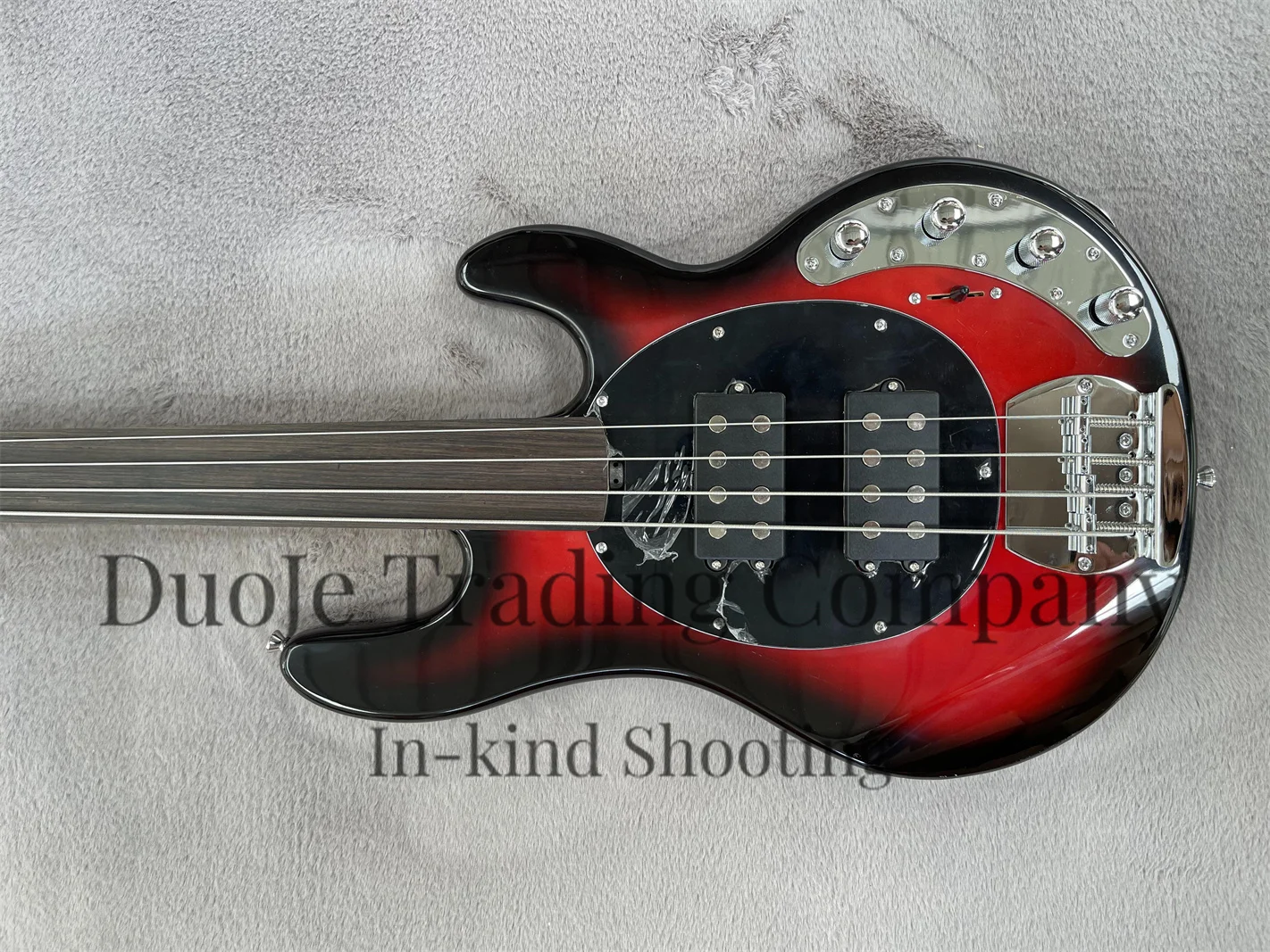 Fretless bass Black ring Red body 4-string electric bass basswood body Rose wood fingerboard Black pickup guard Active battery